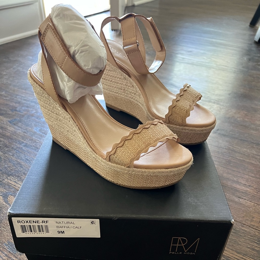 Women’s Wedge Sandals Size 9